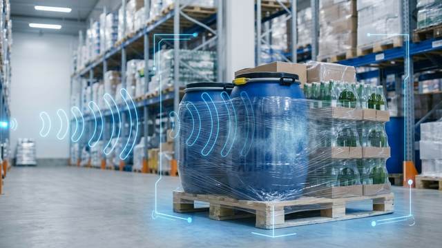 RFID signal absorbed by pallets of liquid containers